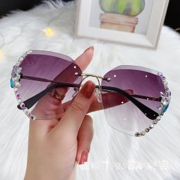 Fashion Diamond rimless Trimmed Sunglasses Women's Fashion Anti UV Slimming Sunglasses - Gradual gray