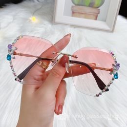 Fashion Diamond rimless Trimmed Sunglasses Women's Fashion Anti UV Slimming Sunglasses - Graded powder